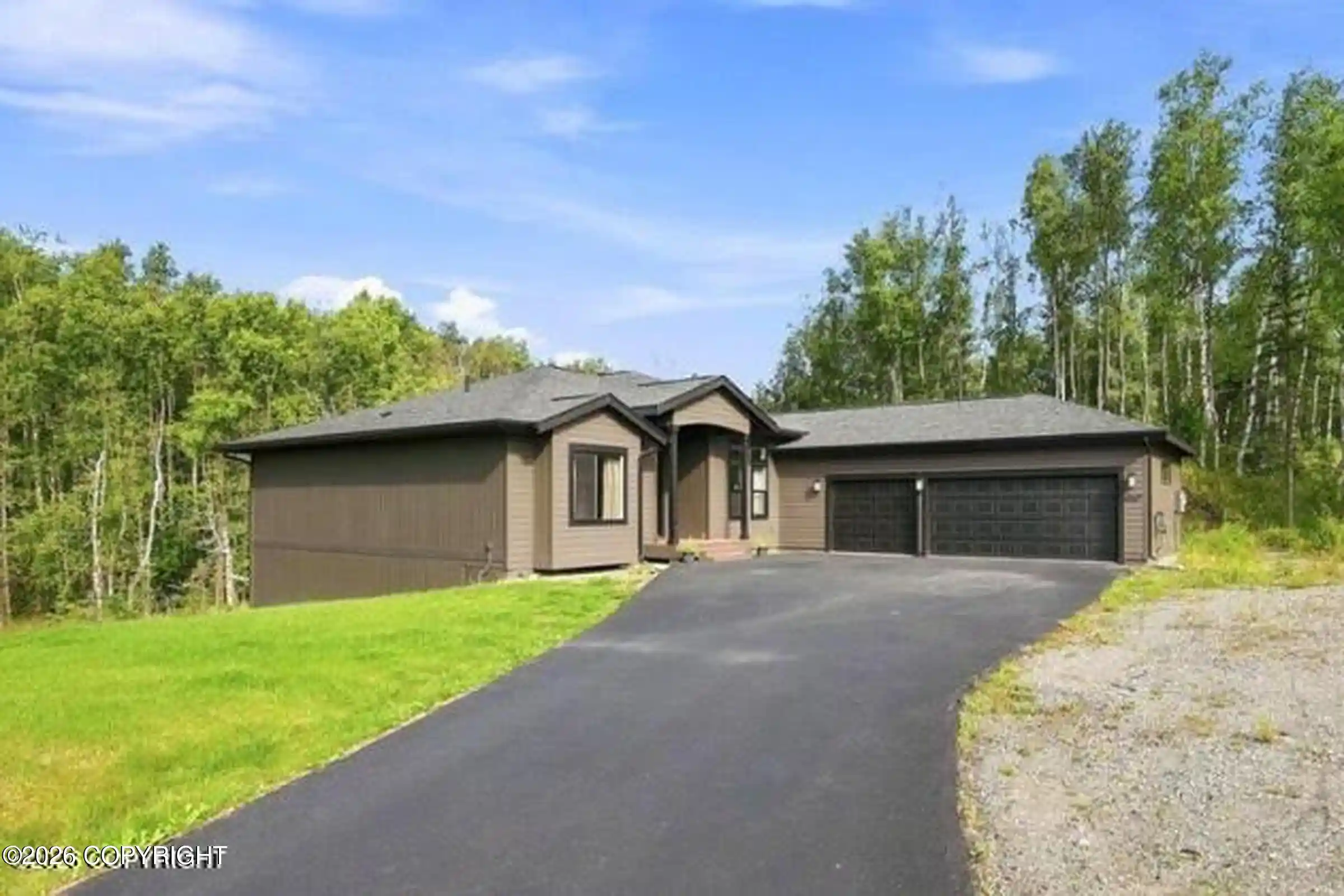 Photo 1 of Single family home for sale at 6047 E Sun Crest Dr, Wasilla, AK 99654 | MLS# 26-10874 | Listing updated on 2026-10-21