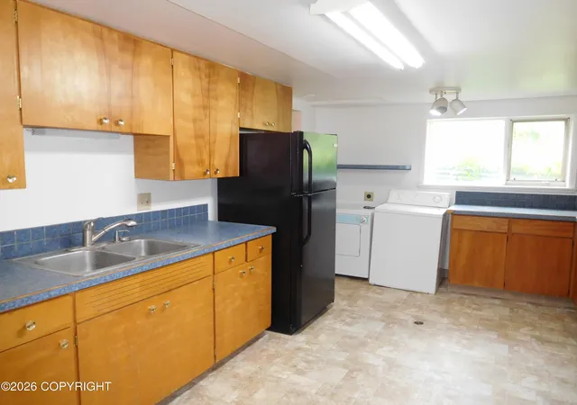 Photo 3 of Sale Pending at 3109 Turnagain St, Anchorage, AK 99517 | MLS# 26-11015 | Listing updated on 2026-09-03