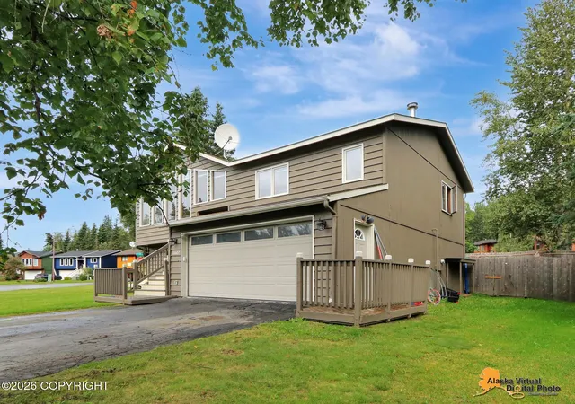 Photo 4 of Single family home for sale at 18607 Little Cape Cir, Eagle River, AK 99577 | MLS# 26-10946 | Listing updated on 2026-09-06