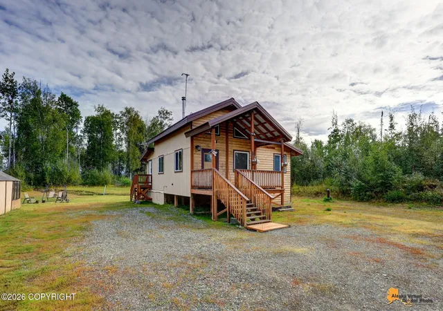 Photo 2 of Single family home for sale at 14617 N Crystal Lake Rd, Willow, AK 99688 | MLS# 26-10925 | Listing updated on 2026-08-28