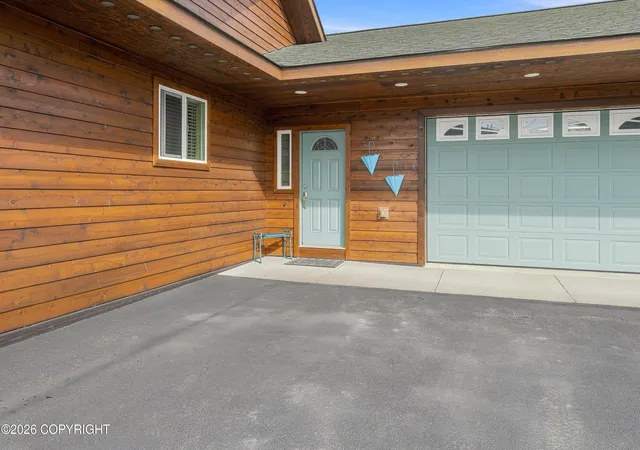Photo 4 of Single family home for sale at 36015 Reef Dr, Kenai, AK 99611 | MLS# 26-10905 | Listing updated on 2026-10-09