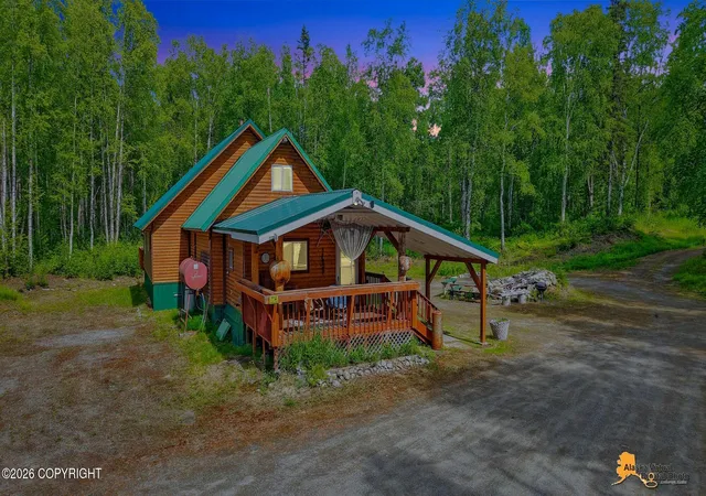 Photo 2 of Single family home for sale at 32853 Mckinley View Dr, Talkeetna, AK 99676 | MLS# 26-11114 | Listing updated on 2026-08-28