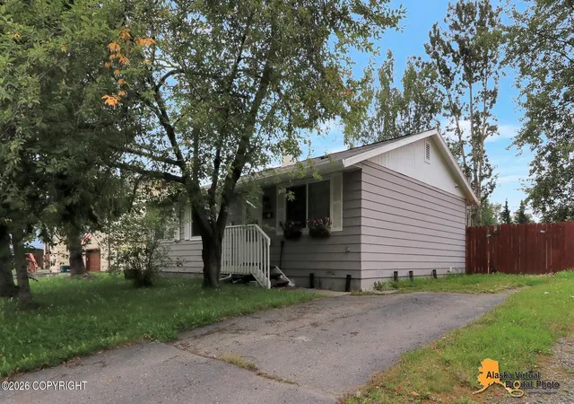 Photo 3 of Sale Pending at 1571 Beaver Pl, Anchorage, AK 99504 | MLS# 26-10964 | Listing updated on 2026-09-17