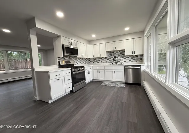 Photo 4 of Sale Pending at 4625 Taft St, Anchorage, AK 99517 | MLS# 26-11057 | Listing updated on 2026-10-10