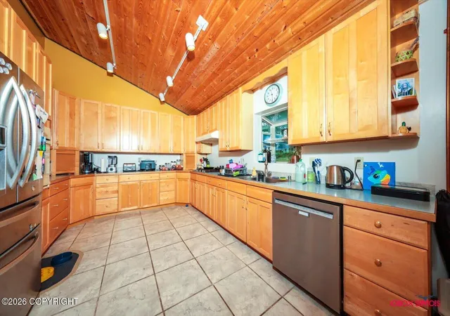 Photo 3 of Single family home for sale at 6510 E Beechcraft Rd, Wasilla, AK 99654 | MLS# 26-11019 | Listing updated on 2026-09-15