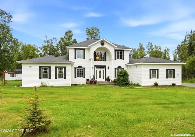 Photo 4 of Single family home for sale at 1711 E Colt Cir, Wasilla, AK 99654 | MLS# 26-11074 | Listing updated on 2026-08-31