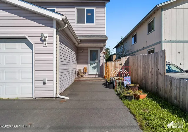 Photo 3 of Sale Pending at 5811 E 6Th Ave #B, Anchorage, AK 99504 | MLS# 26-11020 | Listing updated on 2026-09-02