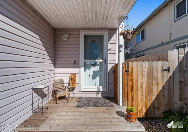 Photo 4 of Sale Pending at 5811 E 6Th Ave #B, Anchorage, AK 99504 | MLS# 26-11020 | Listing updated on 2026-09-02
