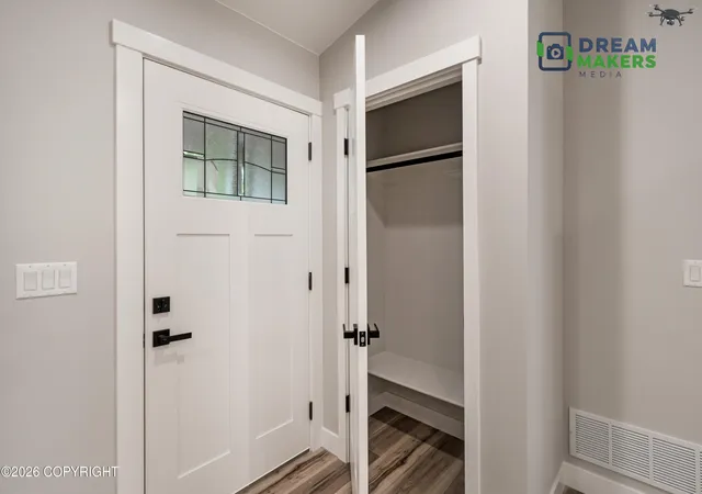 Photo 4 of Sale Pending at 707 E Strathclyde Ln, Wasilla, AK 99654 | MLS# 26-11088 | Listing updated on 2026-09-12
