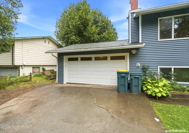 Photo 3 of Sale Pending at 8118 Blackberry St, Anchorage, AK 99502 | MLS# 26-11058 | Listing updated on 2026-09-04