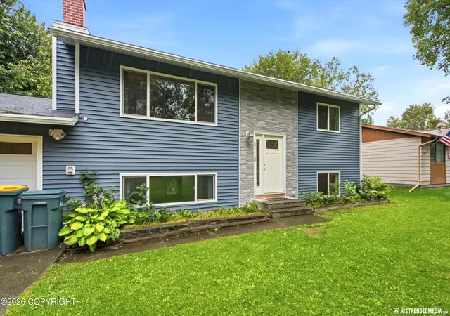 Photo 4 of Sale Pending at 8118 Blackberry St, Anchorage, AK 99502 | MLS# 26-11058 | Listing updated on 2026-09-04
