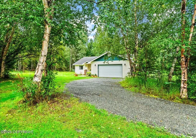 Photo 4 of Single family home for sale at 15600 E Rockyridge Cir, Palmer, AK 99645 | MLS# 26-11145 | Listing updated on 2026-10-22