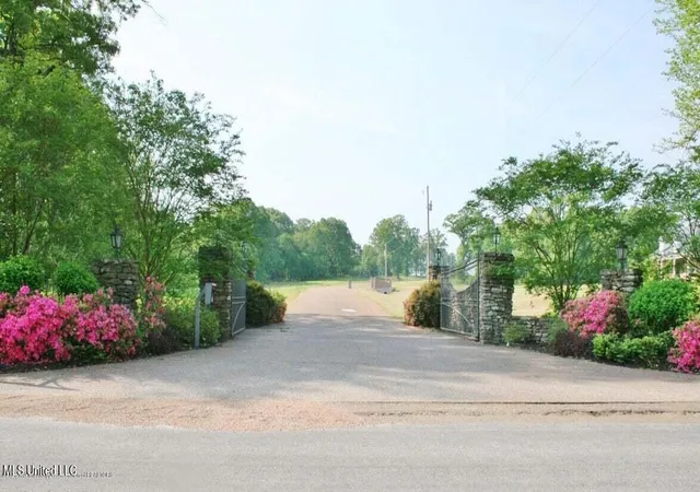 Homes for sale in Senatobia, MS | 13 Como Trace Dr, Senatobia, MS 38668 | MLS# 4007463