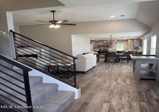 Photo 4 of Single family home for sale at 375 Country Garden Dr, Southaven, MS 38671 | MLS# 4055331 | Listing updated on 2026-09-04