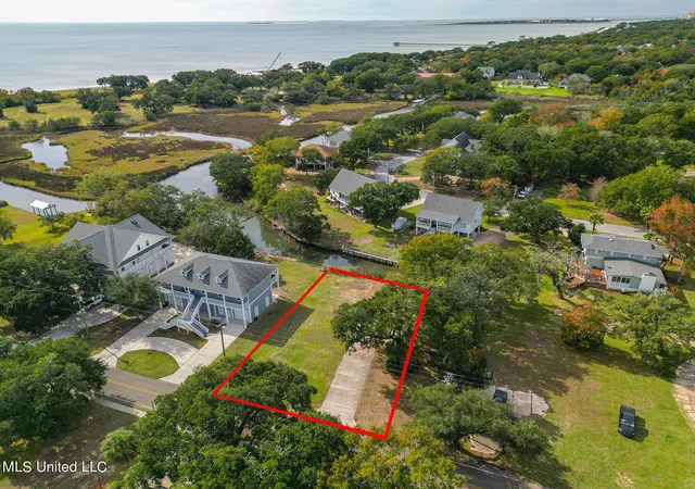 2nd image of 711 Martin St, Pascagoula, MS 39581 | MLS# 4064933