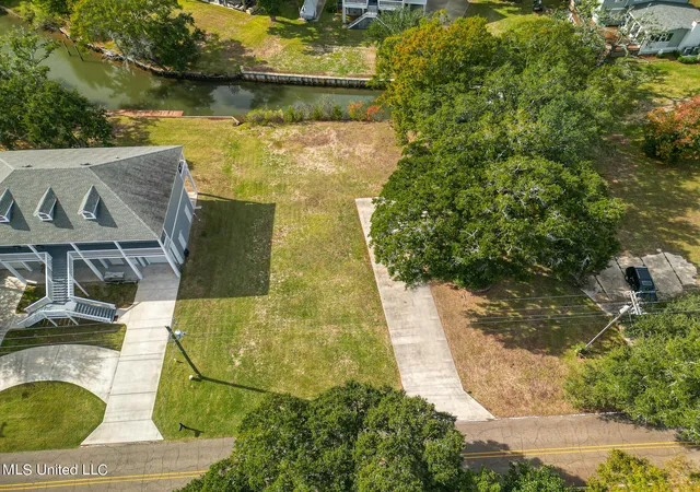 Photo 3 of Land for sale at 711 Martin St, Pascagoula, MS 39581 | MLS# 4064933 | Listing updated on 2026-03-30