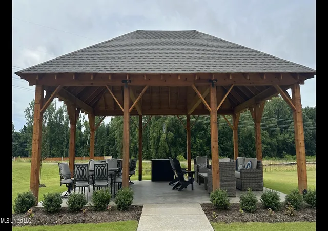 Photo 2 of Single family home for sale at 308 Flower Garden Dr Dr, Southaven, MS 38671 | MLS# 4070591 | Listing updated on 2026-09-04