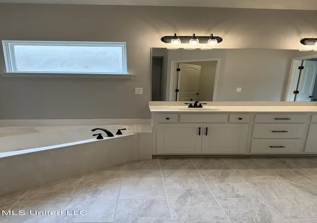 Photo 4 of Single family home for sale at 308 Flower Garden Dr Dr, Southaven, MS 38671 | MLS# 4070591 | Listing updated on 2026-09-04