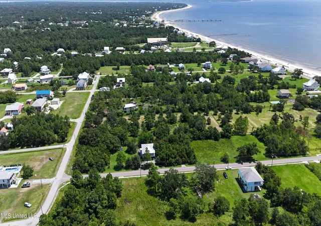 Homes for sale in Waveland, MS | 137 Oak Blvd, Waveland, MS 39576 | MLS# 4121213