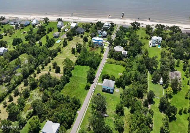 Homes for sale in Waveland, MS | 137 Oak Blvd, Waveland, MS 39576 | MLS# 4121213