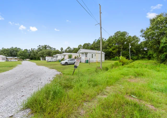 16th image of 2319 Henderson St, Waveland, MS 39576 | MLS# 4090528