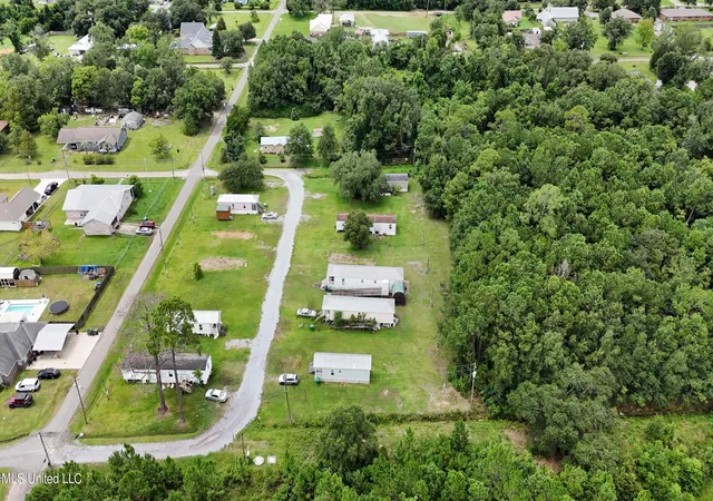 3rd image of 2319 Henderson St, Waveland, MS 39576 | MLS# 4090528