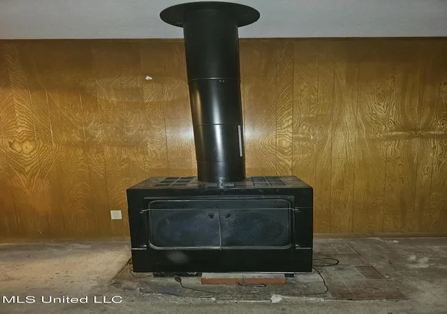 Photo 3 of Single family home for sale at 294 Mikell St, Jackson, MS 39212 | MLS# 4132574 | Listing updated on 2026-05-20