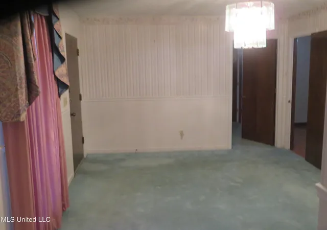 Photo 3 of Sale Pending at 1470 Vernon Cir, Jackson, MS 39204 | MLS# 4095123 | Listing updated on 2026-03-30