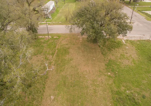 4th image of 121 Cedar St, Biloxi, MS 39530 | MLS# 4095101