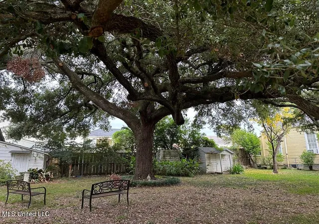32nd image of 621 Washington St, Natchez, MS 39120 | MLS# 4096143