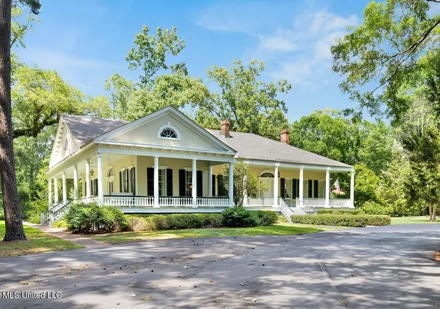 Photo 1 of Single family home for sale at 551 John R Junkin Dr, Natchez, MS 39120 | MLS# 4103142 | Listing updated on 2026-07-21