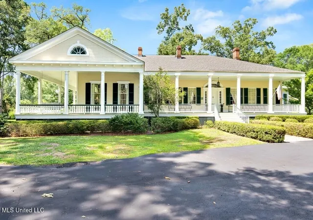 Photo 3 of Single family home for sale at 551 John R Junkin Dr, Natchez, MS 39120 | MLS# 4103142 | Listing updated on 2026-07-21