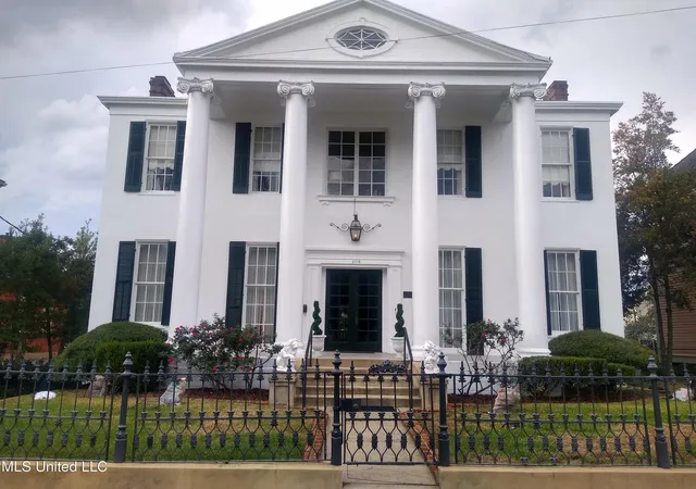 1st image of 206 S Dr Ml King Jr St, Natchez, MS 39120 | MLS# 4096513