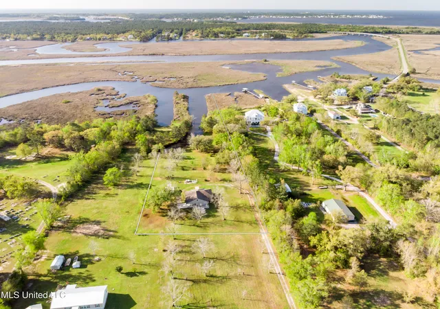 Photo 3 of Single family home for sale at 25401 Notre Dame Ave, Pass Christian, MS 39571 | MLS# 4099880 | Listing updated on 2026-03-30