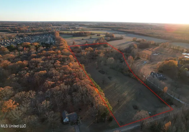 Photo 1 of Land for sale at 2001 W Oak Grv Rd, Hernando, MS 38632 | MLS# 4100243 | Listing updated on 2026-08-19