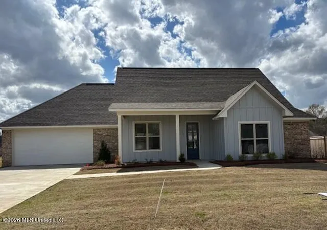 Homes for sale in Clinton, MS | 107 Trace Pointe Pl, Clinton, MS 39056 | MLS# 4102078