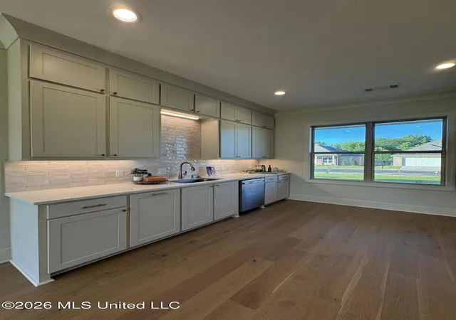 Photo 4 of Single family home for sale at 107 Tr Pointe Pl, Clinton, MS 39056 | MLS# 4102078 | Listing updated on 2026-10-26
