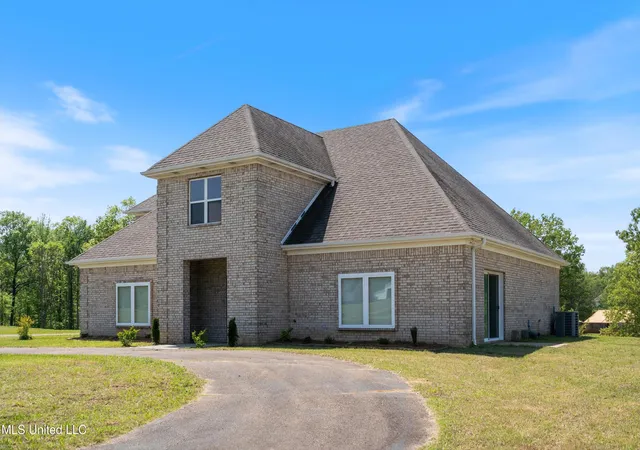 Homes for sale in Coldwater, MS | 206 Swan Lk Dr, Coldwater, MS 38618 | MLS# 4110684