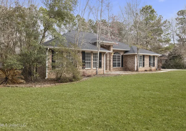 Photo 2 of Sale Pending at 636 Banyan Pl, Diamondhead, MS 39525 | MLS# 4105545 | Listing updated on 2026-09-12
