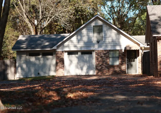 Photo 2 of Single family home for sale at 8870 Collinswood Dr, Olive Branch, MS 38654 | MLS# 4123263 | Listing updated on 2026-09-10