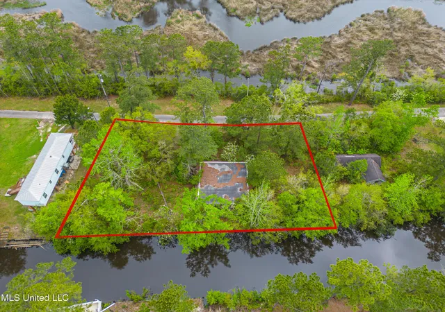 Photo 3 of Sale Pending at 11308 Lake Dr, Bay Saint Louis, MS 39520 | MLS# 4108562 | Listing updated on 2026-03-30