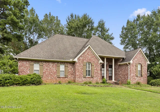 Photo 1 of Single family home for sale at 124 Ashbrooke Blvd, Madison, MS 39110 | MLS# 4120995 | Listing updated on 2026-10-04