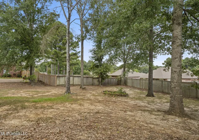 Photo 2 of Single family home for sale at 124 Ashbrooke Blvd, Madison, MS 39110 | MLS# 4120995 | Listing updated on 2026-10-04