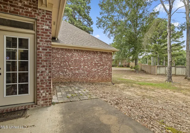 Photo 3 of Single family home for sale at 124 Ashbrooke Blvd, Madison, MS 39110 | MLS# 4120995 | Listing updated on 2026-10-04