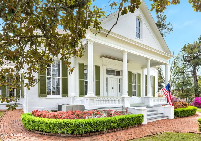 Homes for sale in Natchez, MS | 701 N Union Street Street, Natchez, MS 39120 | MLS# 4108596