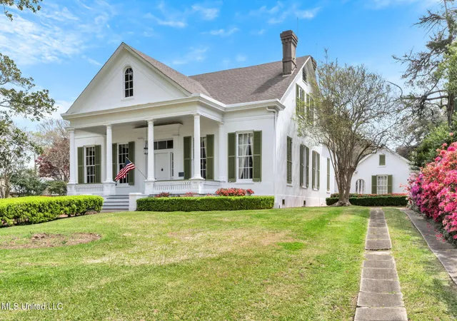 Homes for sale in Natchez, MS | 701 N Union Street Street, Natchez, MS 39120 | MLS# 4108596