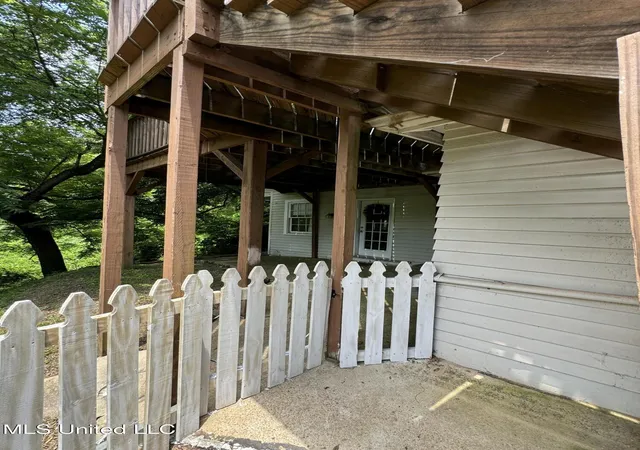 Homes for sale in Natchez, MS | 304 Lambert St, Natchez, MS 39120 | MLS# 4109618