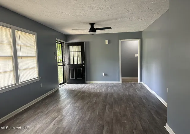 Photo 4 of Single family home for sale at 721 Glenmont Dr, Jackson, MS 39209 | MLS# 4111569 | Listing updated on 2026-03-30