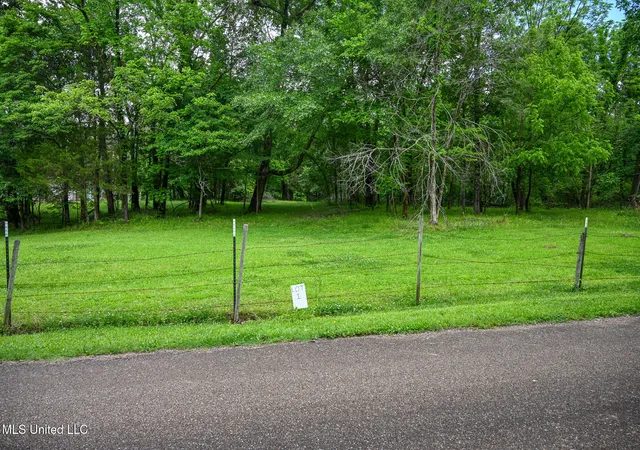 Photo 3 of Land for sale at Lot 1 Woodlawn Rd, Byhalia, MS 38611 | MLS# 4113404 | Listing updated on 2026-05-28