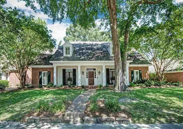 Photo 1 of Sale Pending at 5145 Canton Hts Dr, Jackson, MS 39211 | MLS# 4117022 | Listing updated on 2026-09-16